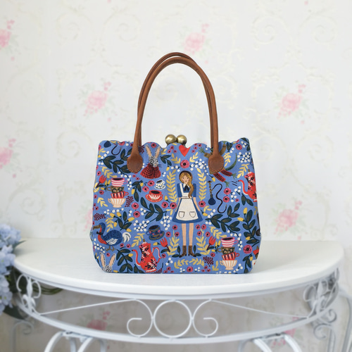 希少品✨フルラ コラボ不思議の国のアリス がま口バッグ ディズニー 不思議の国のアリス がま口 バッグ ディズニーストア