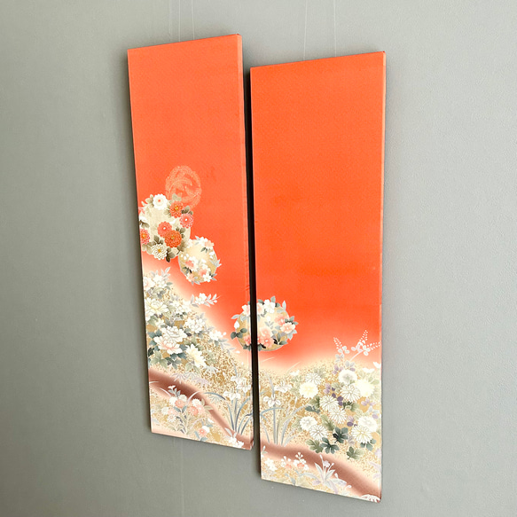 ※95×27センチ　大きな着物のファブリックパネル　春の朱色に輝く花々（2枚セット)   着物リメイク　正月飾り　壁飾り 4枚目の画像