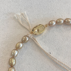 本真珠シャンパンゴールド淡水パールネックレス ライス型 標準40cm(金具込み42cm) 6枚目の画像