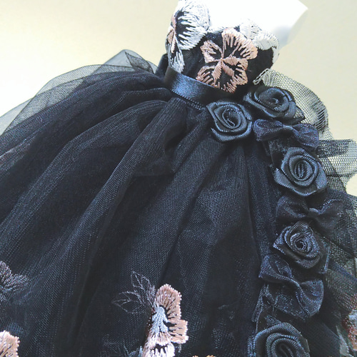 ブラックレース刺繍フリルロングドレス 370ミニチュアウェディングドレス☆ブラック黒薔薇と花刺繍