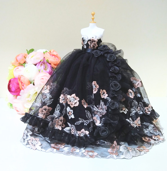 370ミニチュアウェディングドレス☆ブラック黒薔薇と花刺繍フリル