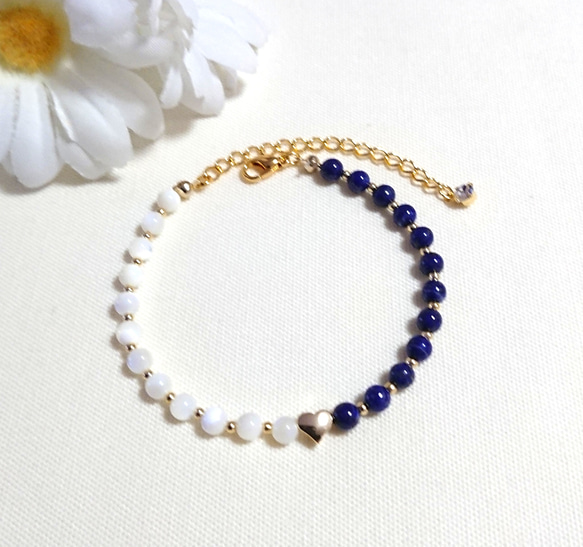 ラピスラズリとマザーオブパール　小さなハートのブレスレット 4枚目の画像