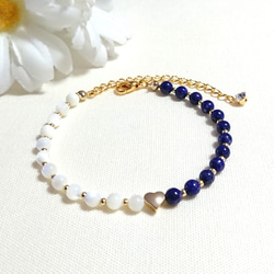 ラピスラズリとマザーオブパール　小さなハートのブレスレット 2枚目の画像