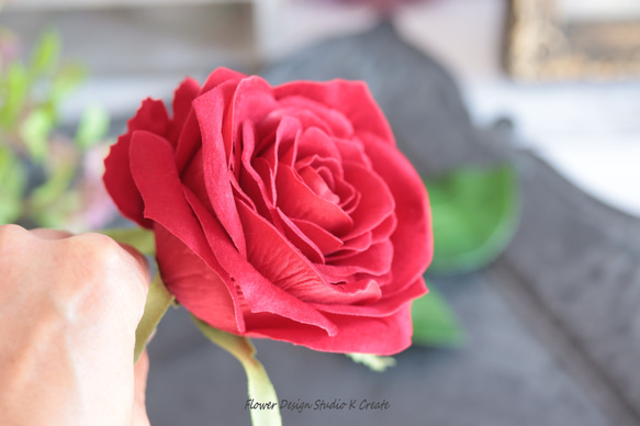 ダンス・発表会に♡10㎝の赤い薔薇と葉っぱの髪飾り　花径10cm　フローレス　赤い薔薇　髪飾り　フラメンコ　ベリーダンス 10枚目の画像