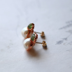 綠色石榴石和珍珠原石耳環 第6張的照片
