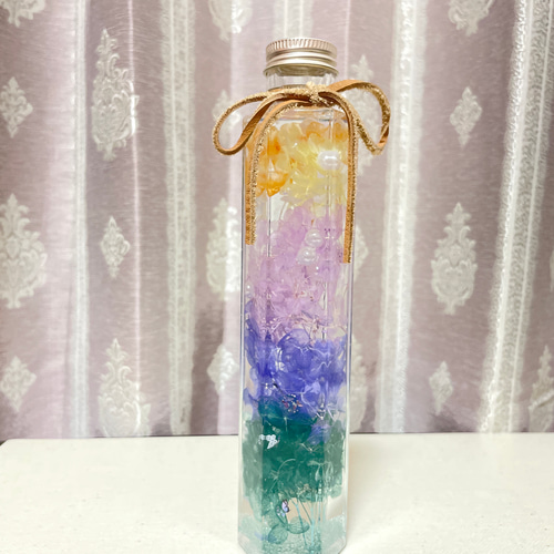 蝶々が舞うカラフル紫陽花ハーバリウム〜六角瓶 ハーバリウム・植物  