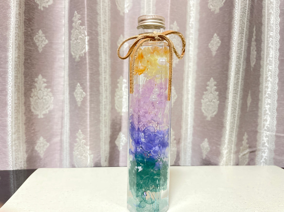 蝶々が舞うカラフル紫陽花ハーバリウム〜六角瓶 ハーバリウム・植物