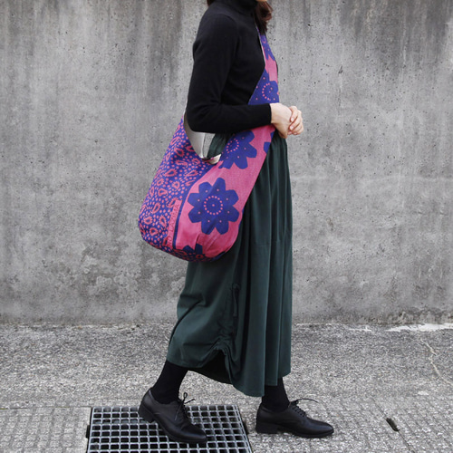 レアカンガのショルダーバッグ（アフリカ布）斜めがけ たすき掛け