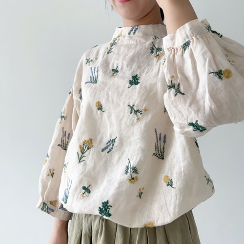 特集掲載☆再再々販売】100％リネン＊アンティーク風花柄刺繍