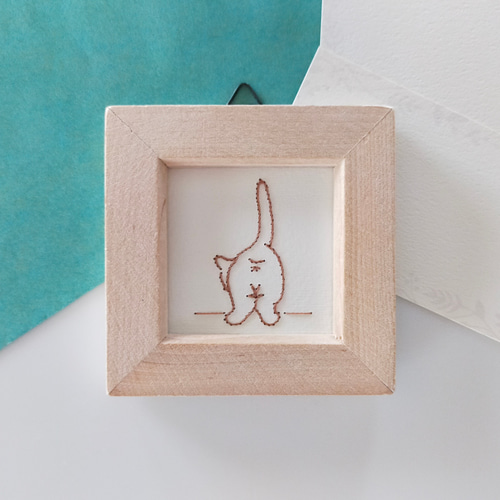 紙刺繍アート 小さな額『ふんばるねこ』 絵画 Nuco 通販