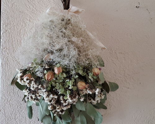 枝垂れを楽しむスワッグ　スワッグ　リース　ユーカリ　スモークツリー 枝垂れを楽しむスワッグ スワッグ リース ユーカリ スモーク