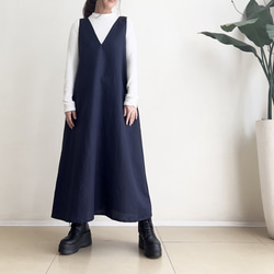 VカットAラインジャンパースカート♪ linen navy 2枚目の画像