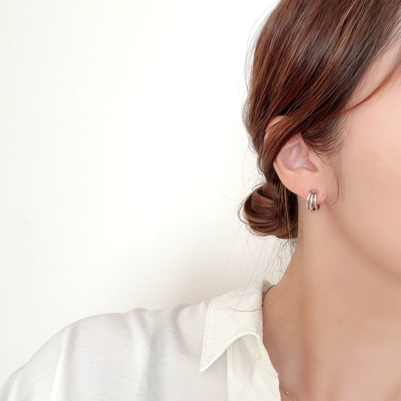 ＊大人気＊ピアスに見える3連フープイヤリング（シルバー）/ 痛くない　重ね付け風　金属アレルギー対応　ステンレス　母の日 11枚目の画像