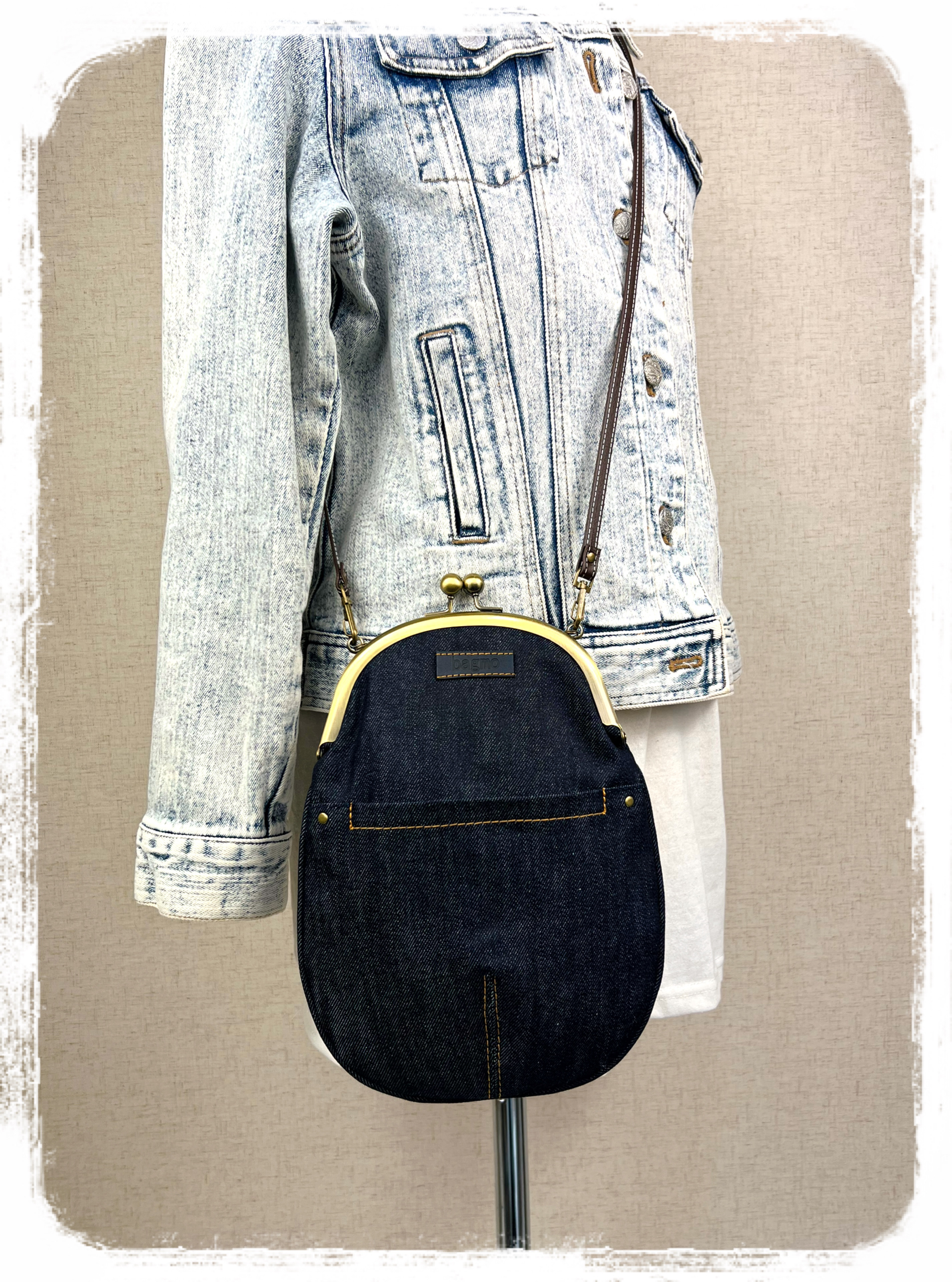 64.受注制作/送料込　デニム素材のがま口ポシェット　スマホショルダーとしても便利です