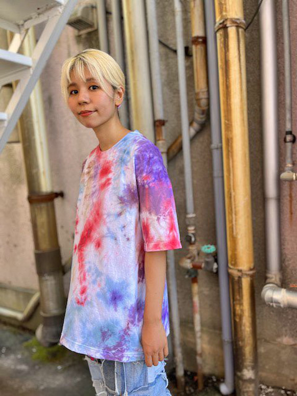 タイダイ染め　ビッグシルエット Tシャツ　Mサイズ　ブルー×レッドミックス　Hippies Dye HD20-23 2枚目の画像