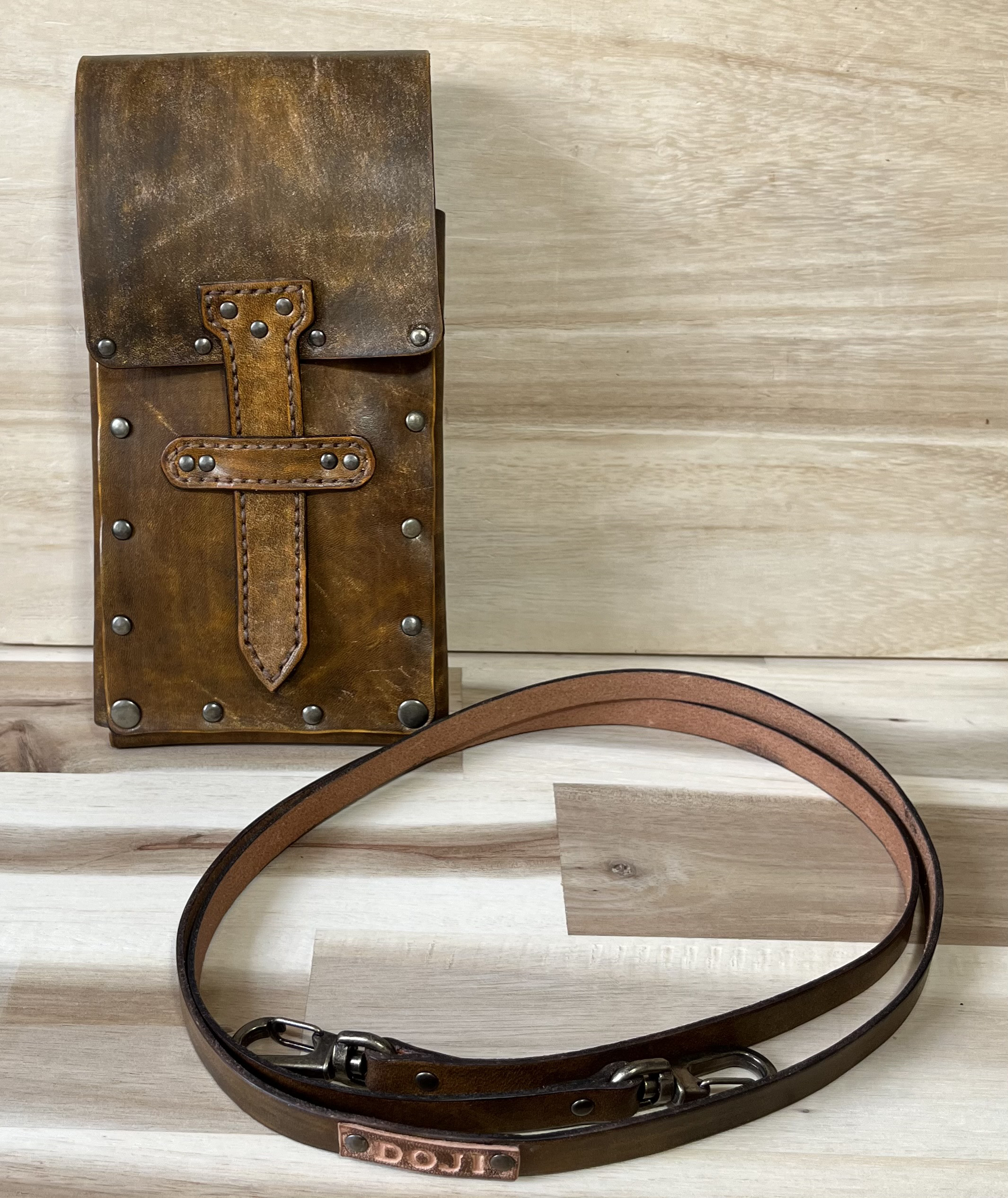 スマホポーチ　(DOJI)