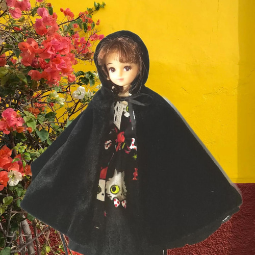 送料無料】22cm ハロウィン コスチューム ロングケープ マント 黒 リカ