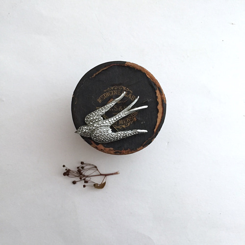 アンティークバードブローチ 鳥ブローチ ギフト 鳥モチーフ