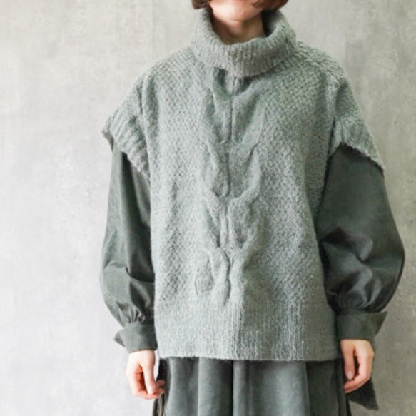 新作♬　モヘア手編み　　ニットセーター　重ね着ベスト　ブルーグレー 1枚目の画像
