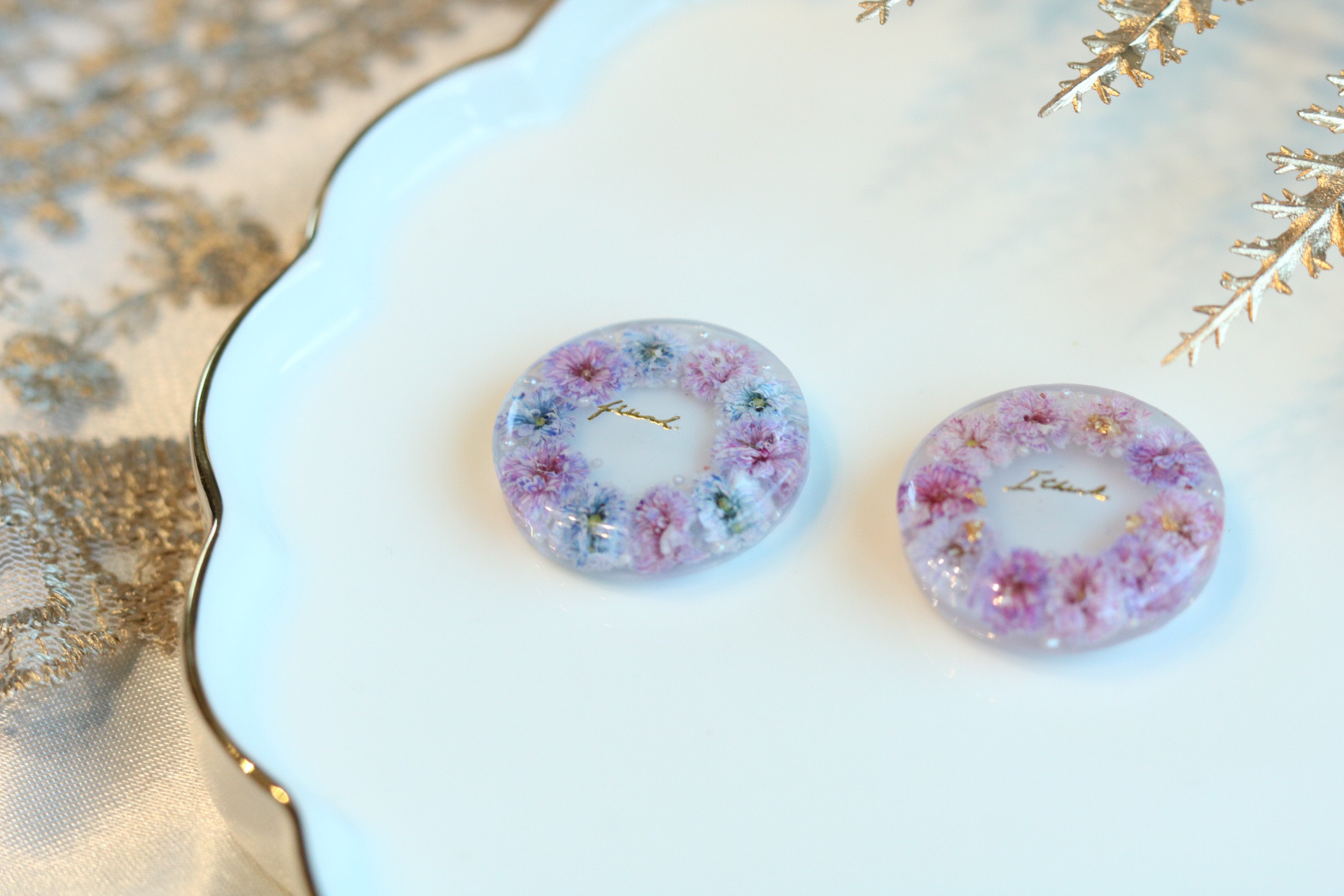 N.580】ハンドメイドヘアゴム/ポニーフック かすみ草ドライフラワー