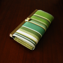 スリム＆スタイリッシュ　ストライプの薄型長財布 4枚目の画像