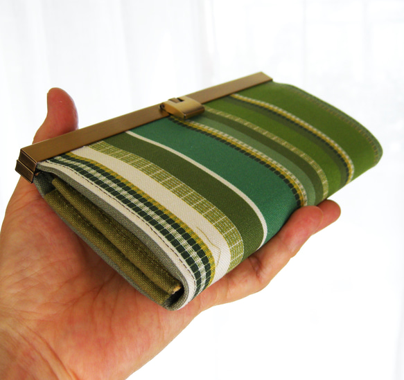 スリム＆スタイリッシュ　ストライプの薄型長財布 2枚目の画像