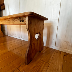 カントリー　テーブルセット　ダイニングテーブル　チェアー　ベンチ　パイン材　無垢材　ハート　カーブ　かわいい 8枚目の画像