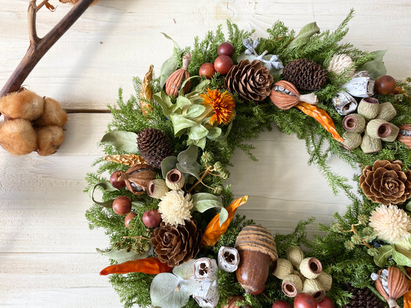 秋からの木の実とベリーたちのリース 2枚目の画像