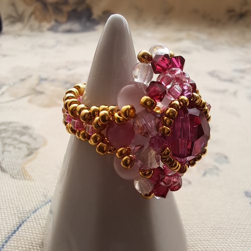 ピンクのハーモニー ダイヤ型ビーズリング(サイズ選べます。5~22号