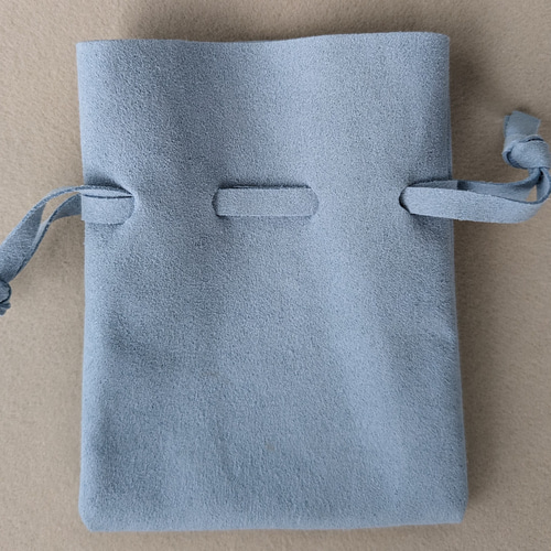 クリアクォーツハート♡ 立体的なぷっくりしたかわいい形と抜群の透明