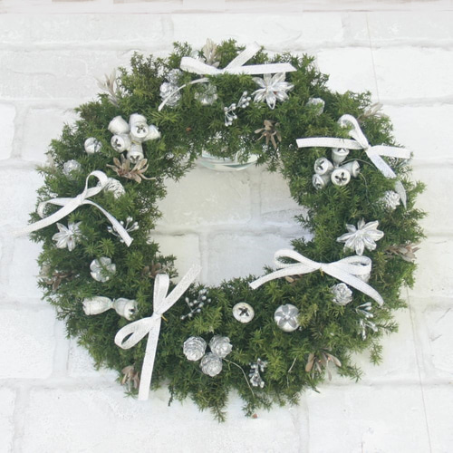 花々と木ノ実とコルクのリース 花々と木ノ実とコルクリース