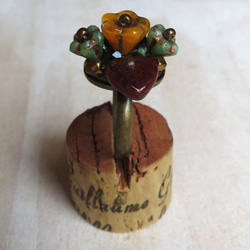 お花の指輪（蜜柑色） 2枚目の画像