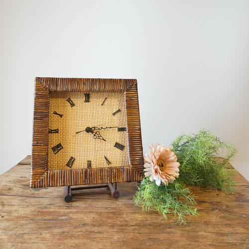 ラタン ウォールクロック（壁掛け時計）【角型・ガラス風防あり