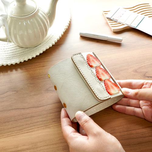 from egg いちごサンド システム手帳 M3 いちごサンド×M3システム手帳カバー(3穴／3リングバインダー) 手帳