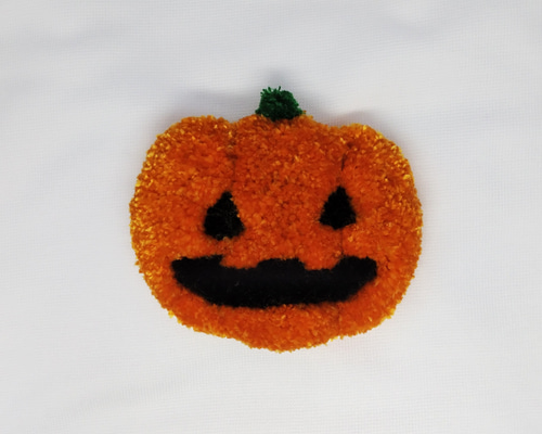 かぼちゃ③　ベージュ生地　刺繍ブローチ　ハロウィン かぼちゃ③ ベージュ生地 刺繍ブローチ ハロウィン