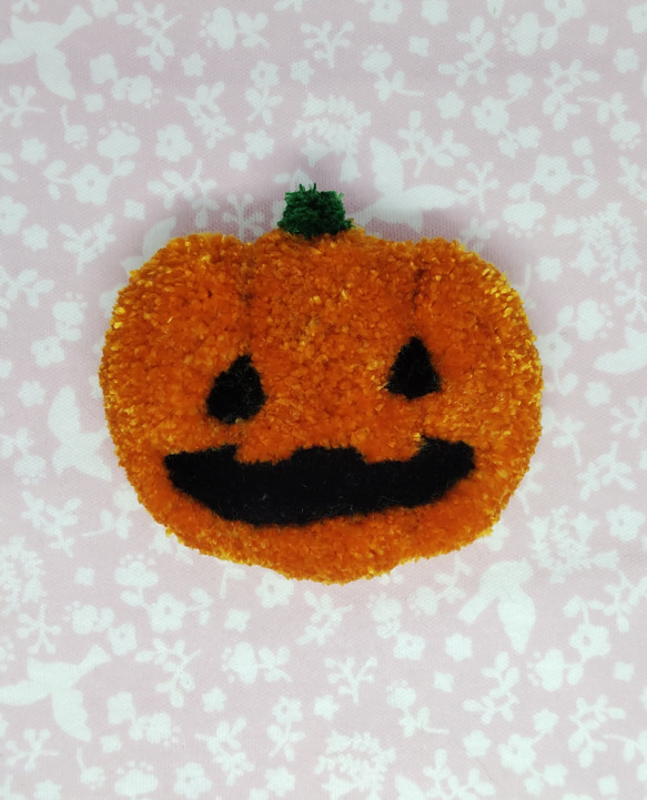 かぼちゃの刺繍ブローチ　ハロウィン　ジャックオランタン 3枚目の画像