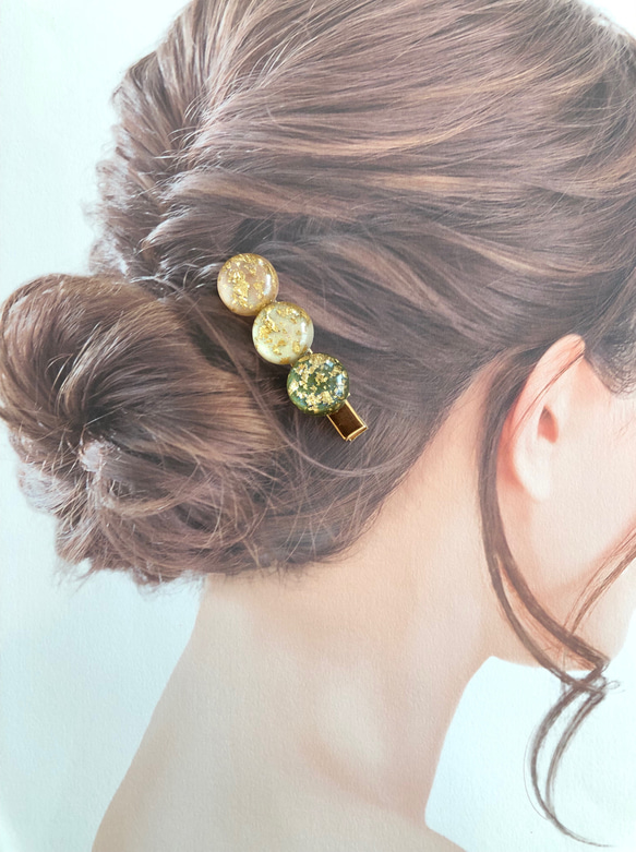 【金箔入り 三色団子 よもぎ】髪留め ヘアクリップ  フェイクフード ミニチュアフード スイーツデコ 3枚目の画像