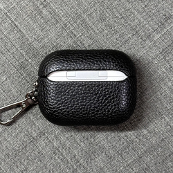 時尚 AirPods/AirPods Pro 保護殼，支援無線充電、可自訂文字，並提供全皮革保護 第18張的照片