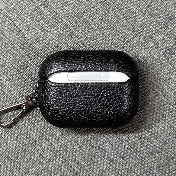 時尚 AirPods/AirPods Pro 保護殼，支援無線充電、可自訂文字，並提供全皮革保護 第18張的照片
