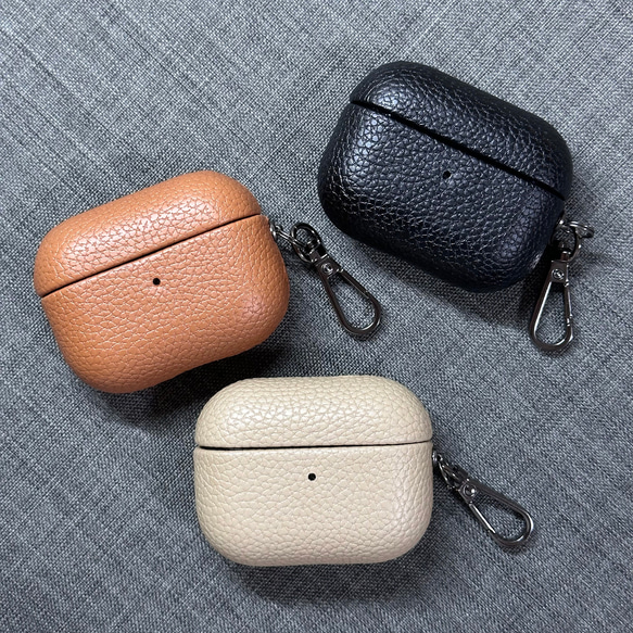 時尚 AirPods/AirPods Pro 保護殼，支援無線充電、可自訂文字，並提供全皮革保護 第2張的照片