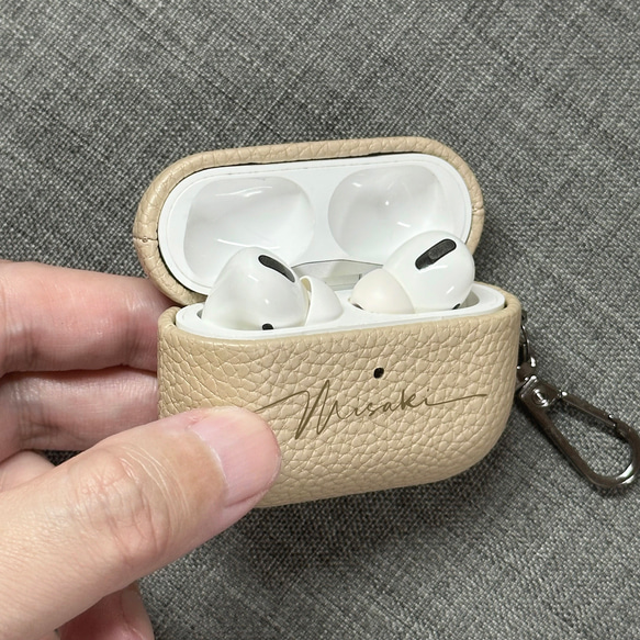 時尚 AirPods / Airpods Pro 保護殼，3 種顏色，刻有文字，皮革，全保護殼 第6張的照片