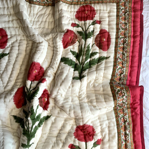 未使用※大判　インド ブロックプリント 中綿入りキルト ディープレッド　カバー fit=scale-down,w=1200