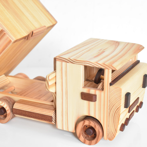 木製 大型トラック おもちゃ・人形 JJ木工房 通販 16493246｜Creema