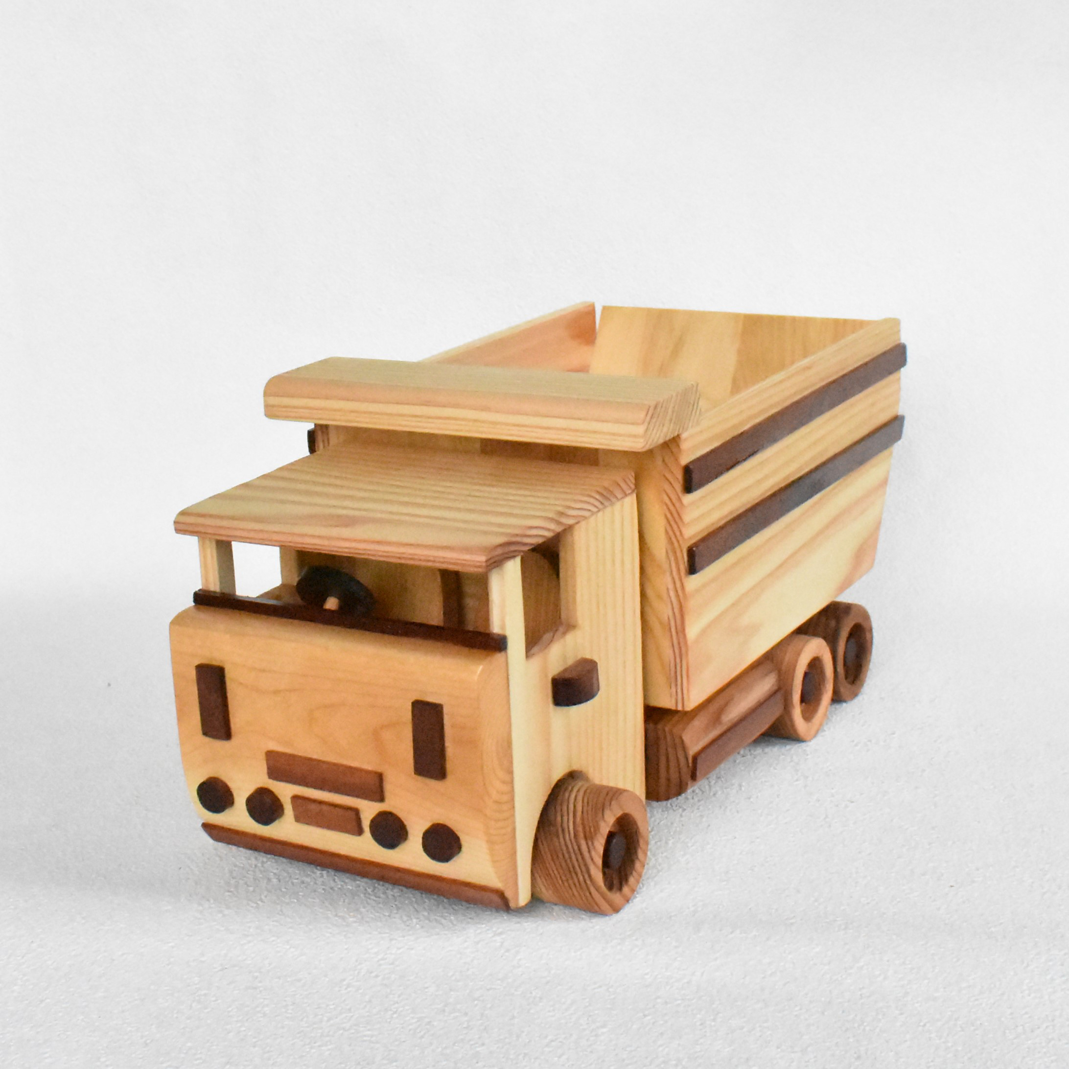 木製ミニカー（押車）トラック｜旭川美景園｜木のおもちゃ