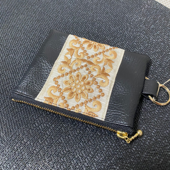 インド刺繍　コインケース 1枚目の画像