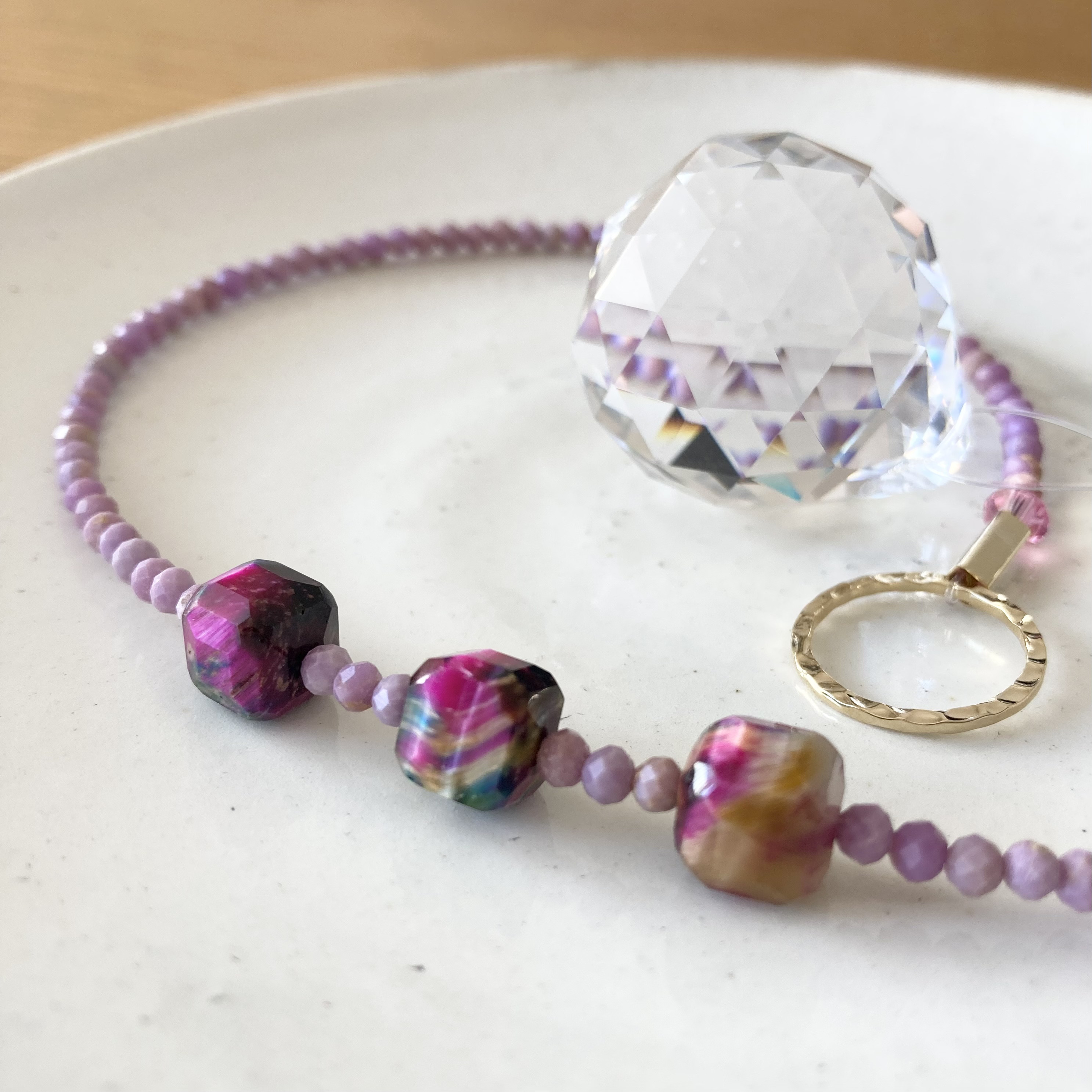 ハッピーエネルギーを広げる♡プレシオサのサンキャッチャー