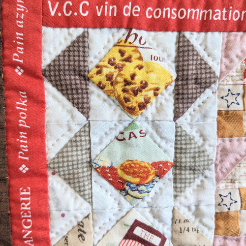 寄木細工のようなパッチワークキルトのタペストリー☆幾何学模様②