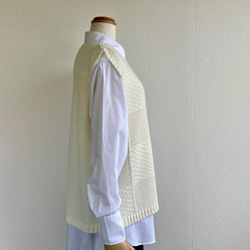 重ね着コーデ　バックスリット　アクリルウールニットベスト　【オフホワイト】 5枚目の画像