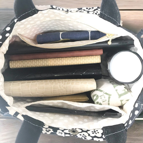 彩りパッチワークと黒帆布のころりんハンドバッグ ハンドバッグ hーqqq