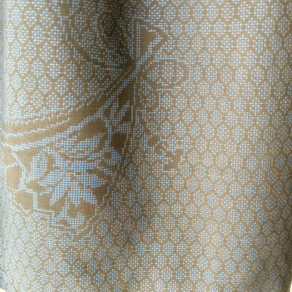着物リメイク　泥大島紬タックスカート　亀甲に桧扇 3枚目の画像